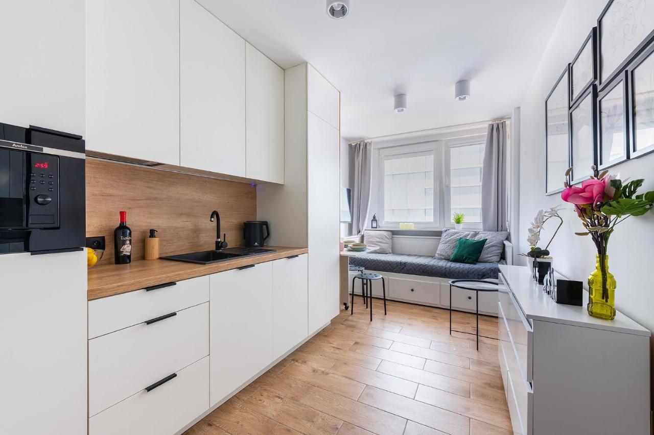 Sliska 3 - Studio - 100M Od Zlotych Tarasow Oraz 200M Od Dworca Centralnego, Piekny Widok Na Panorame Warszawy - Wifi - Smart Tv 55 Cali - Better Rental Warschau Exterior foto