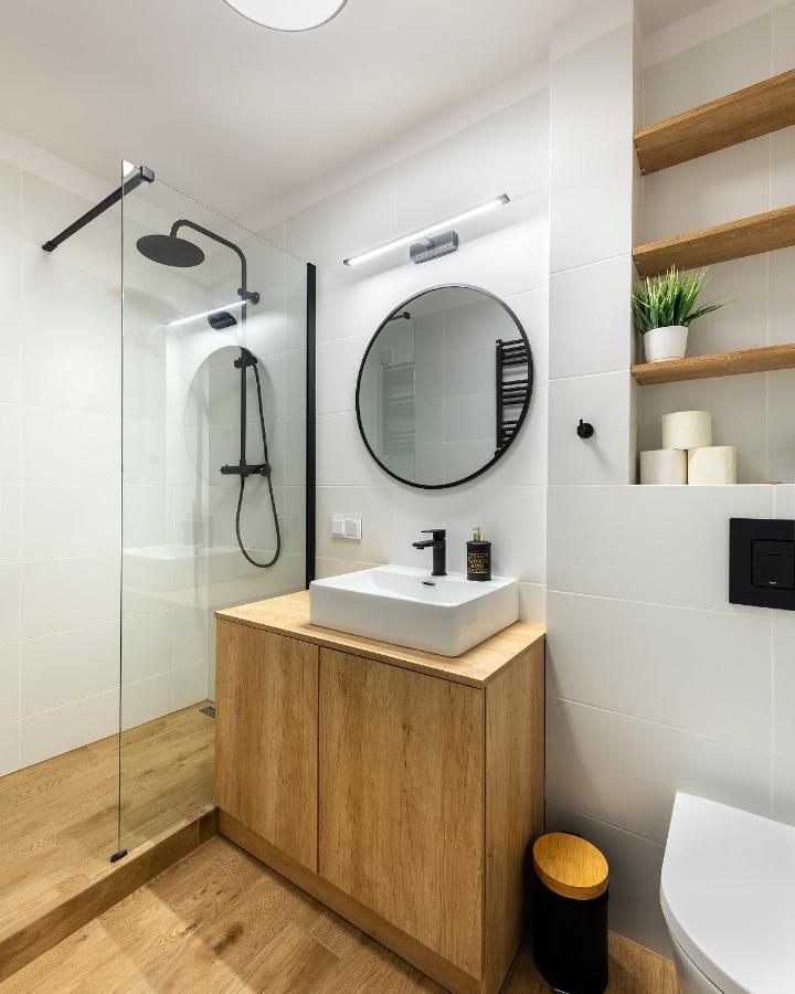Sliska 3 - Studio - 100M Od Zlotych Tarasow Oraz 200M Od Dworca Centralnego, Piekny Widok Na Panorame Warszawy - Wifi - Smart Tv 55 Cali - Better Rental Warschau Exterior foto